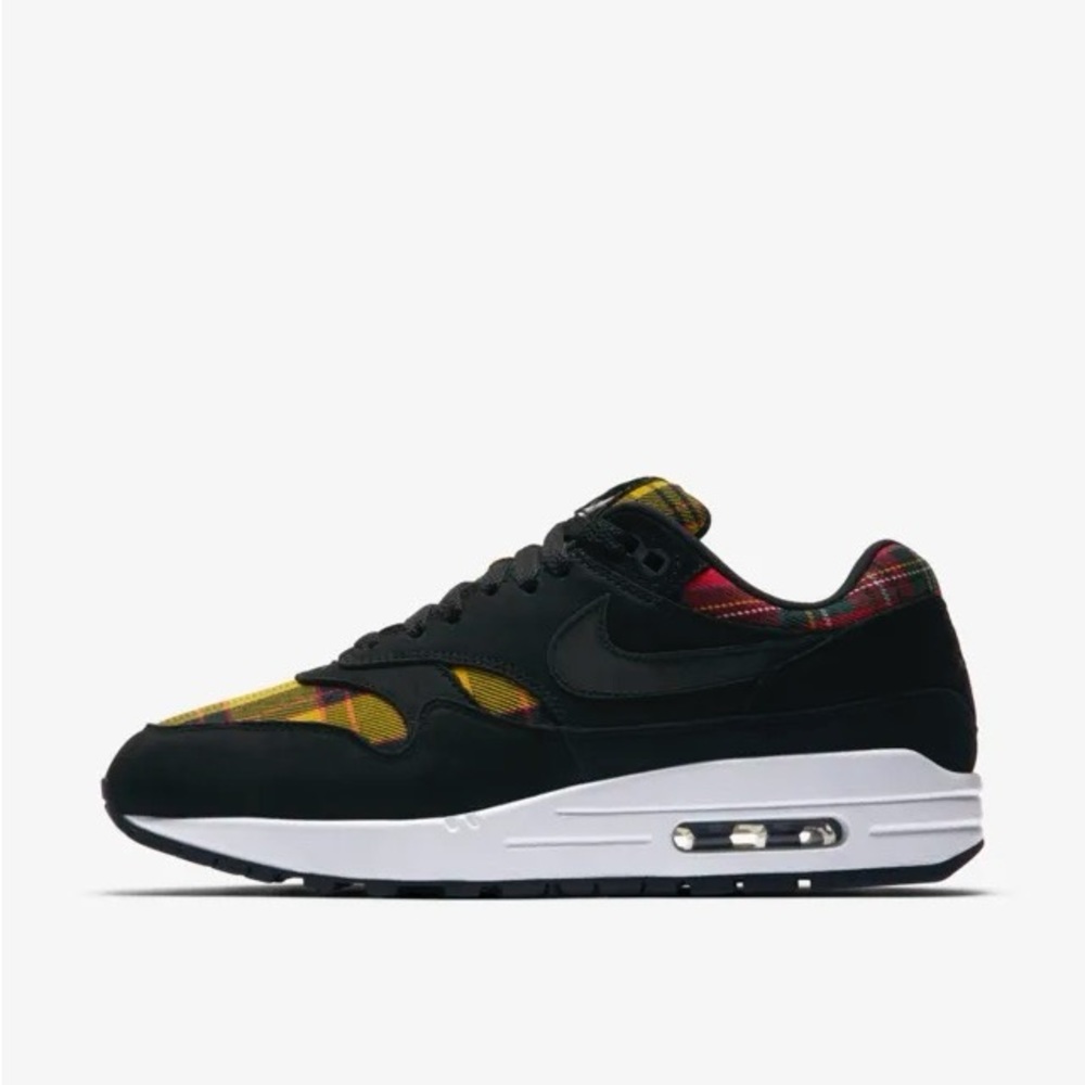 NIKE AIR MAX 1 SE TARTAN
WHAT GOES WITH PLAID